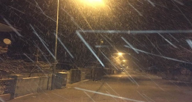Erzincan’da kar yağışı