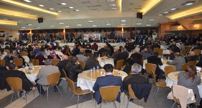 AK Parti birlik ve beraberlik yemeğinde bir araya geldi