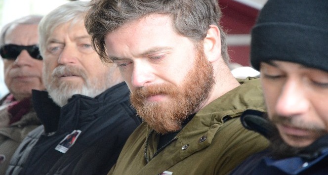 Ünlü oyuncu Engin Öztürk’ün ablası Berrin Öztürk son yolculuğuna uğurlandı