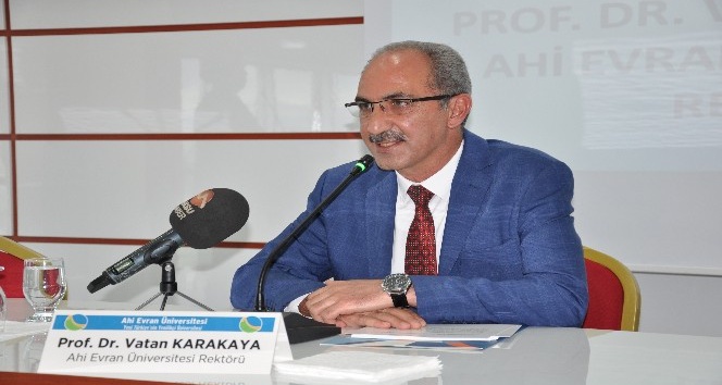 Prof. Dr. Karakaya: “Eğitim sistemimizi, insan fıtratına uygun hale getirmeliyiz”