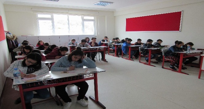 Çözüm Koleji ‘Bursluluk Sınavına’ yoğun ilgi