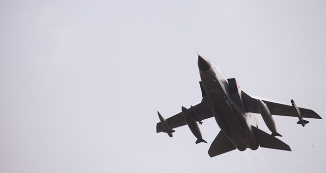 Suriye İsrail’e ait savaş uçağını düşürdüğünü öne serdi
