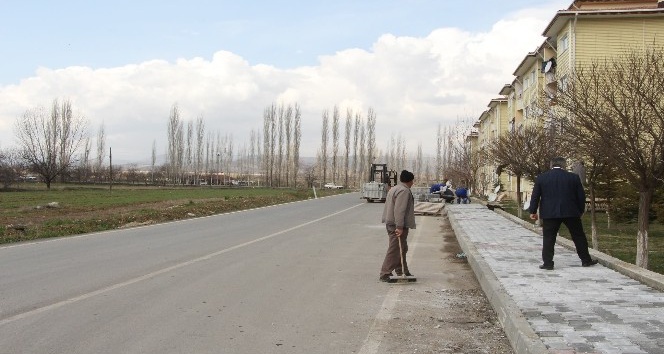 Hisarcık Belediyesinden kilitli parke taşı ve bordür döşeme çalışması