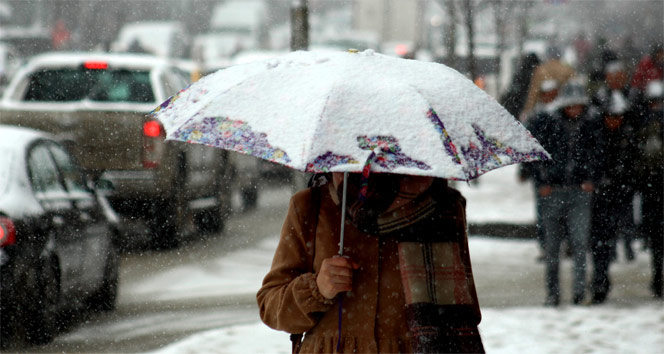 İstanbul'da beklenen kar yağışı başladı! | 27 Şubat