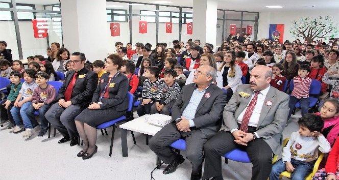 Elazığ’da öğrenciler Çanakkale Zaferi’ni kutladı