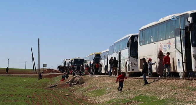 Suriyeli muhalif gruplar ve aileleri, Halep&#039;in kuzeyine çekiliyor