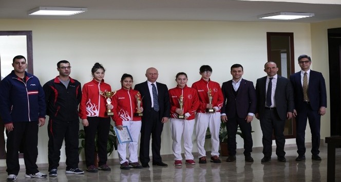 Başkan Çolakbayrakdar, Türkiye şampiyonlarını ağırladı