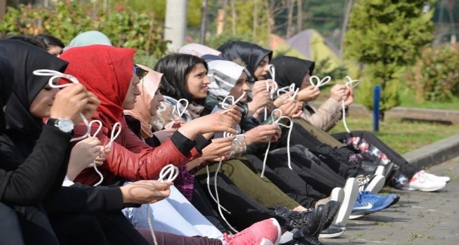Şehitleri anmak için izci kampı düzenlendi