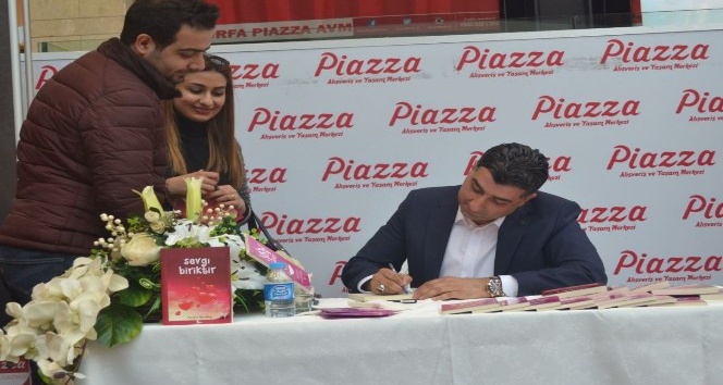 Şanlıurfalı Yazar Niyazi Kocadağ’dan Piazza’da imza günü