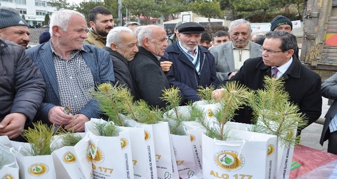 Yozgat’ta 5 bin fidan dağıtımı yapıldı