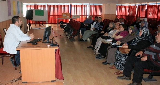 Aksaray’da Diyabet okulunda, eğitimler devam ediyor