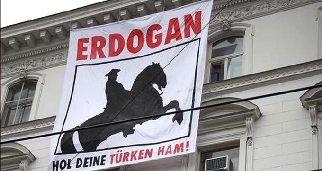 Viyana&#039;daki Türk Büyükelçiliğine saldırıyı aşırı sağcı grup üstlendi