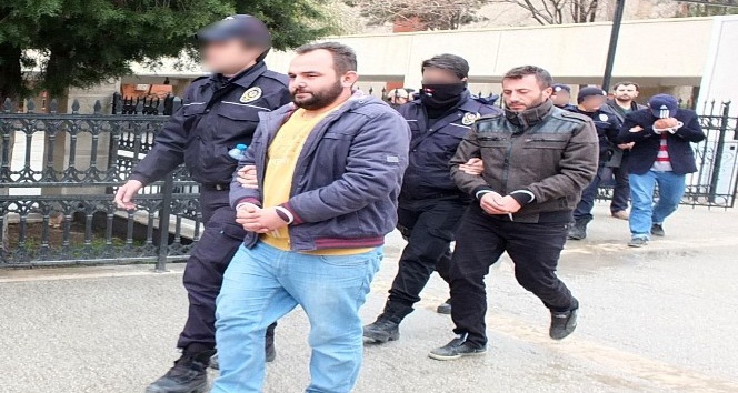 Mardin’de FETÖ operasyonunda 10 asker tutuklandı