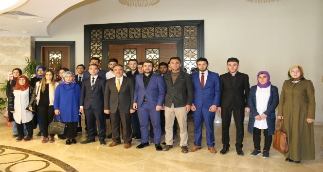 Üniversite Öğrenci Konseyi ve üniversite Ülkü Ocakları teşkilatı Rektör Bağlı’yı ziyaret etti