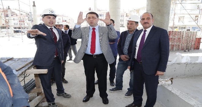 Başkan Duruay ve Kaymakam Esmer sosyal tesis inşaatını inceledi