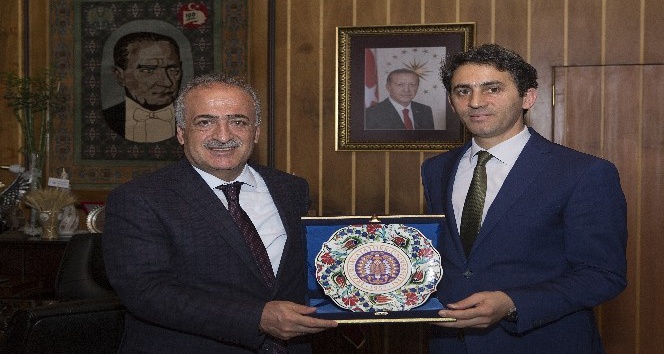 Başkan Saim Köroğlu’ndan Rektör Çomaklı’ya veda ziyareti
