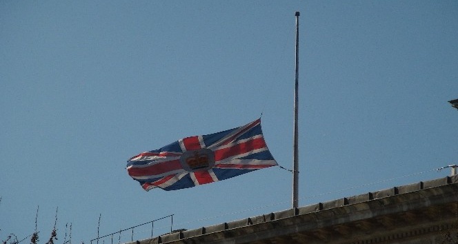 İngiltere Başkonsolosluğunda bayrak yarıya indirildi
