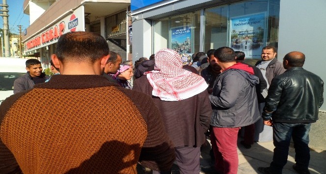 Suriyelilere bankamatik kartı