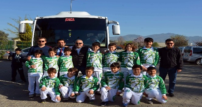 Başak Koleji Küçük Erkekler Takımı final vizesi için Konya’da