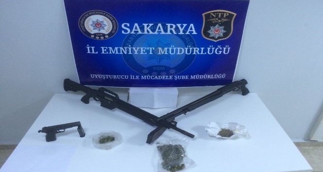Sakarya’da polis ve jandarmadan uyuşturucu operasyonu: 5 tutuklama