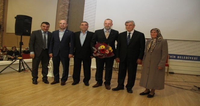 Başkan Karaosmanoğlu, yaşlılarla bir araya geldi