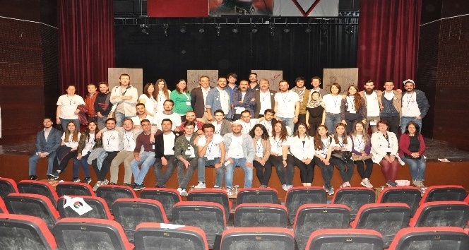 Uşak Belediyesi 1. Tiyatro Festivali coşkuyla başladı