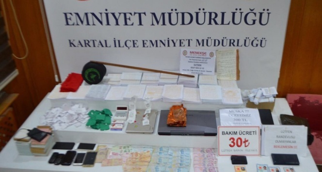 İstanbul&#039;da müşterilerine numaratörle sıra veren sahte hoca yakalandı