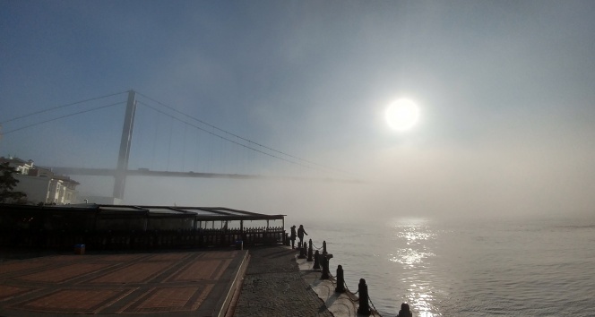 İstanbul&#039;da deniz ulaşımına sis engeli