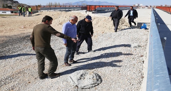Karaman-Mersin çevre yolundaki köprülü kavşak çalışmaları