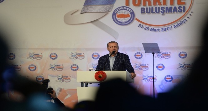 Cumhurbaşkanı Erdoğan: “Dün ak dediğine bugün kara diyen şahıstan siyasetçi olmaz”
