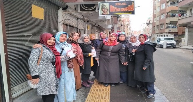 AK Partili kadınlar sokaklarda