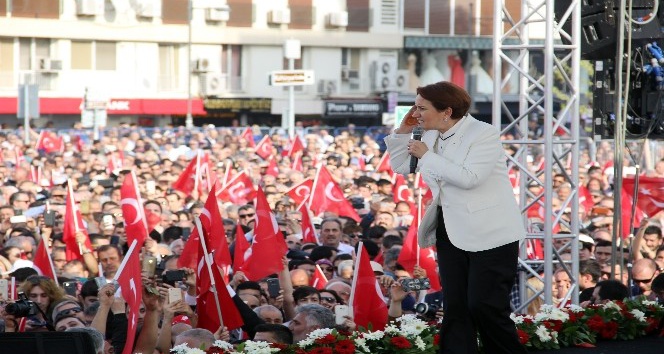 Meral Akşener İzmir’de halka seslendi