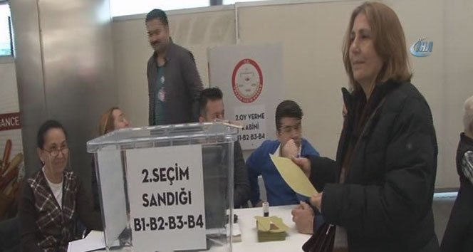 Referandum oylamaları sınır kapılarında bugün başladı