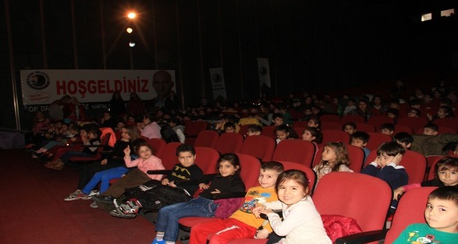 Kartal Belediyesi kreş öğrencileri Dünya Tiyatrolar Günü’nü kutladı