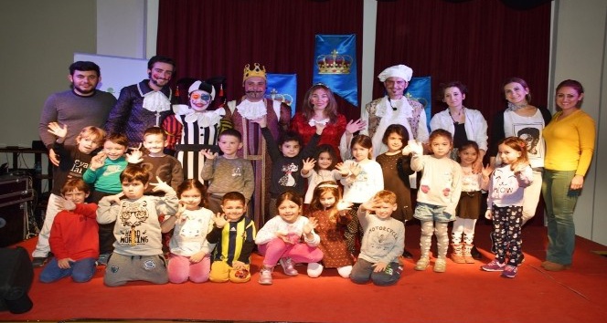 Dünya Tiyatrolar Günü çocuklara özel oyun ile kutlandı