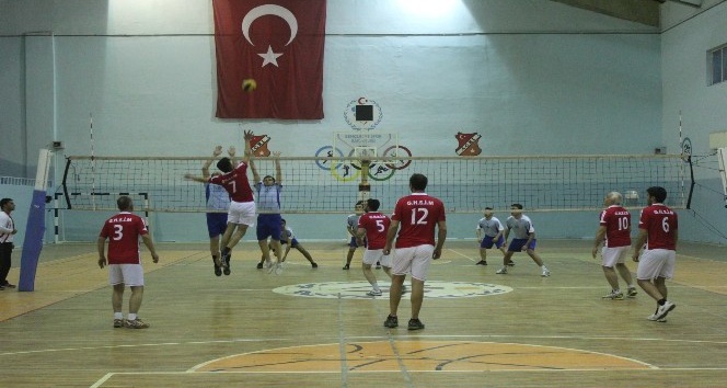 Ağrı’da kurumlar arası voleybol turnuvası başladı