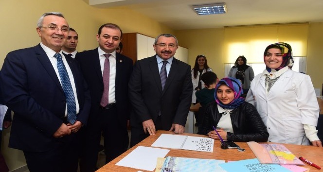 İbn-i Haldun Gençlik Merkezi hizmete açıldı