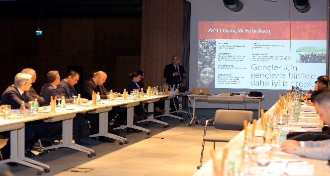 Türkiye Kamu-Üniversitesi-Sanayi İşbirliği Toplantısı AGÜ’de Yapıldı