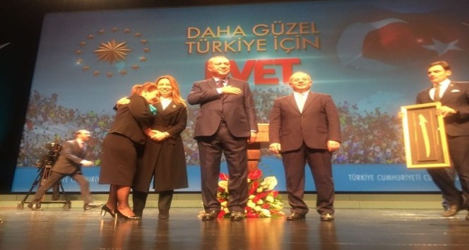 Cumhurbaşkanı Recep Tayyip Erdoğan güzellik uzmanlarının beklediği imzayı attı