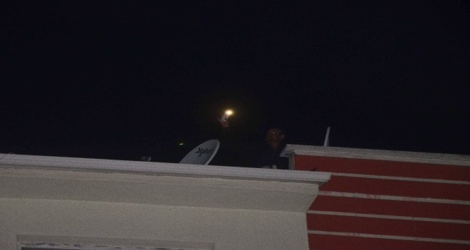 Polis tacizci şahsı saklandığı çatıda yakaladı