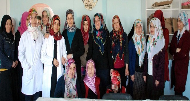 Bitlisli kadınlar hem öğreniyor hem kazanıyor