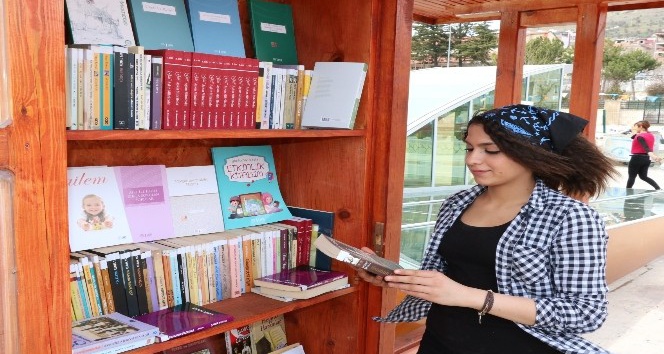Yozgat Belediyesi Sokak Kütüphanesi kurdu