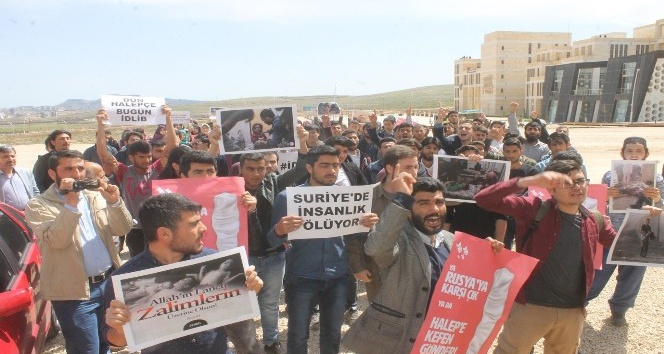 Öğrenciler İdlip’teki katliamı kınadı