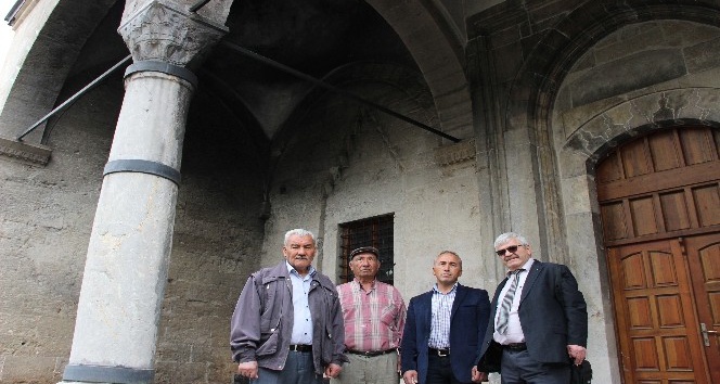 Karaman’da tarihi caminin ibadete açılması isteniyor