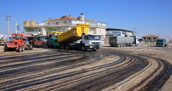 Karaman Belediyesi 2017 yılında 100 bin ton asfalt sermeyi hedefliyor
