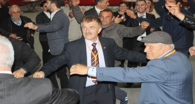 Uşaklı Sığır yetiştiricileri Ahmet Başkan’dan vazgeçmiyor.