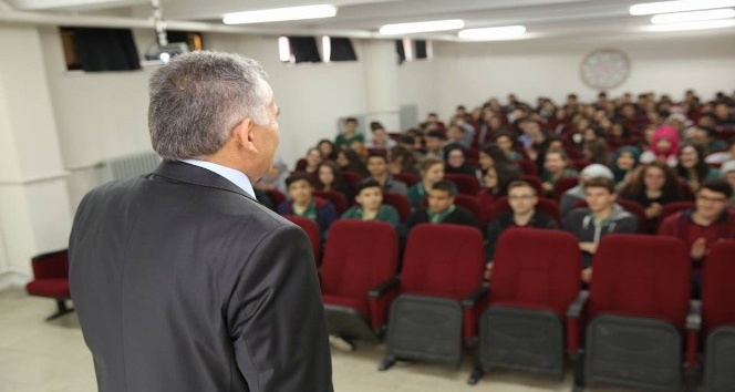 Başkan Büyükkılıç Mustafa Eminoğlu Anadolu Lisesi öğrencileri ile buluştu