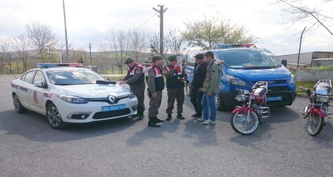 Trafiği tehlikeye düşüren motosikletli gençlere ceza