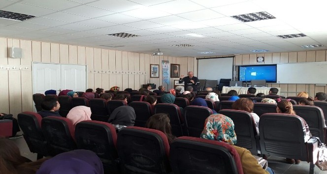 Öğrenciler, yazarları ağırladı