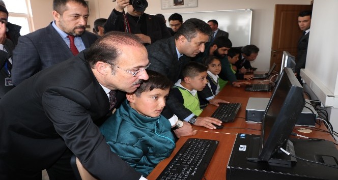 Yozgat’ta öğrenciler için bilişim sınıfı oluşturuldu